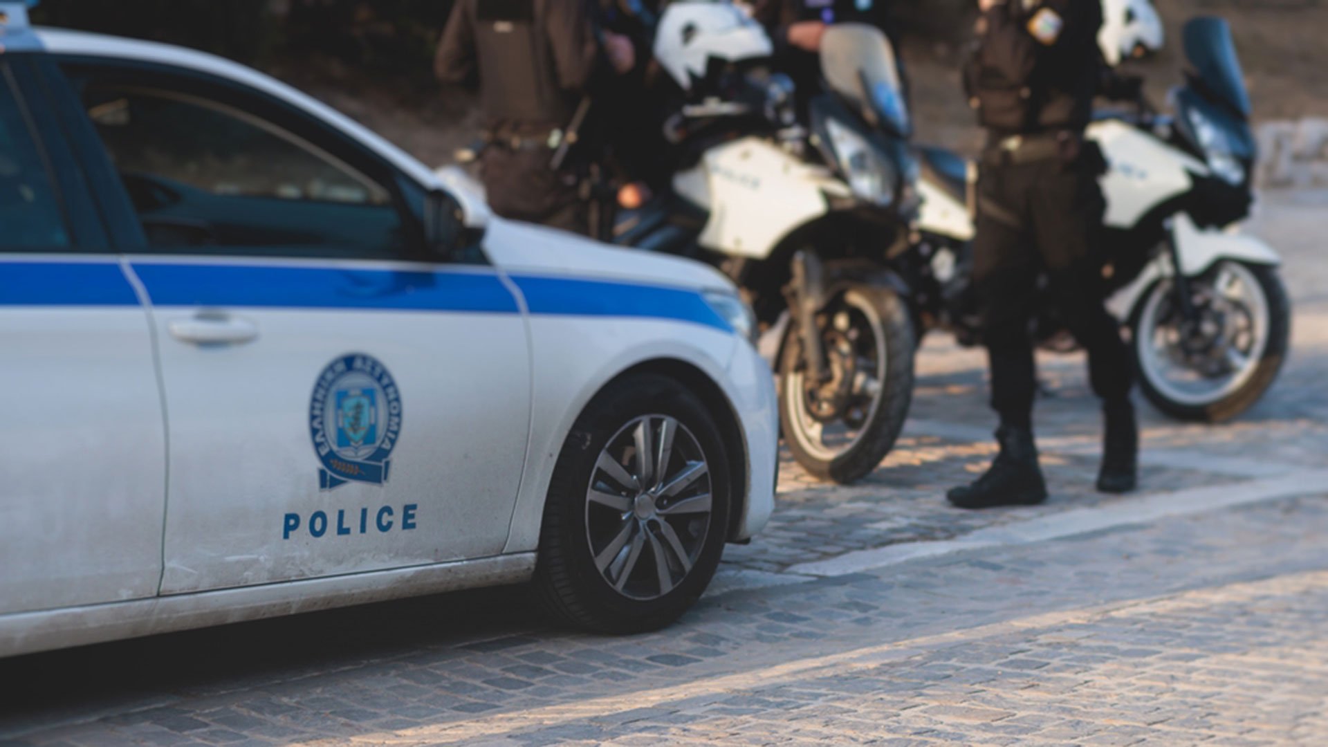 Πάτρα: Πάρκαρε το μηχανάκι της σε πολυκατάστημα και της βγήκε ξινό - Της το έβαλαν στο μάτι, τι είχε κάτω από τη σέλα