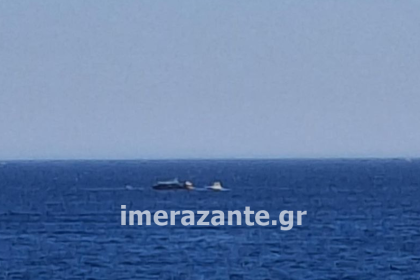 Ζάκυνθος: Φωτιά σε τουριστικό σκάφος γεμάτο επιβάτες στο λιμάνι Βολιμών