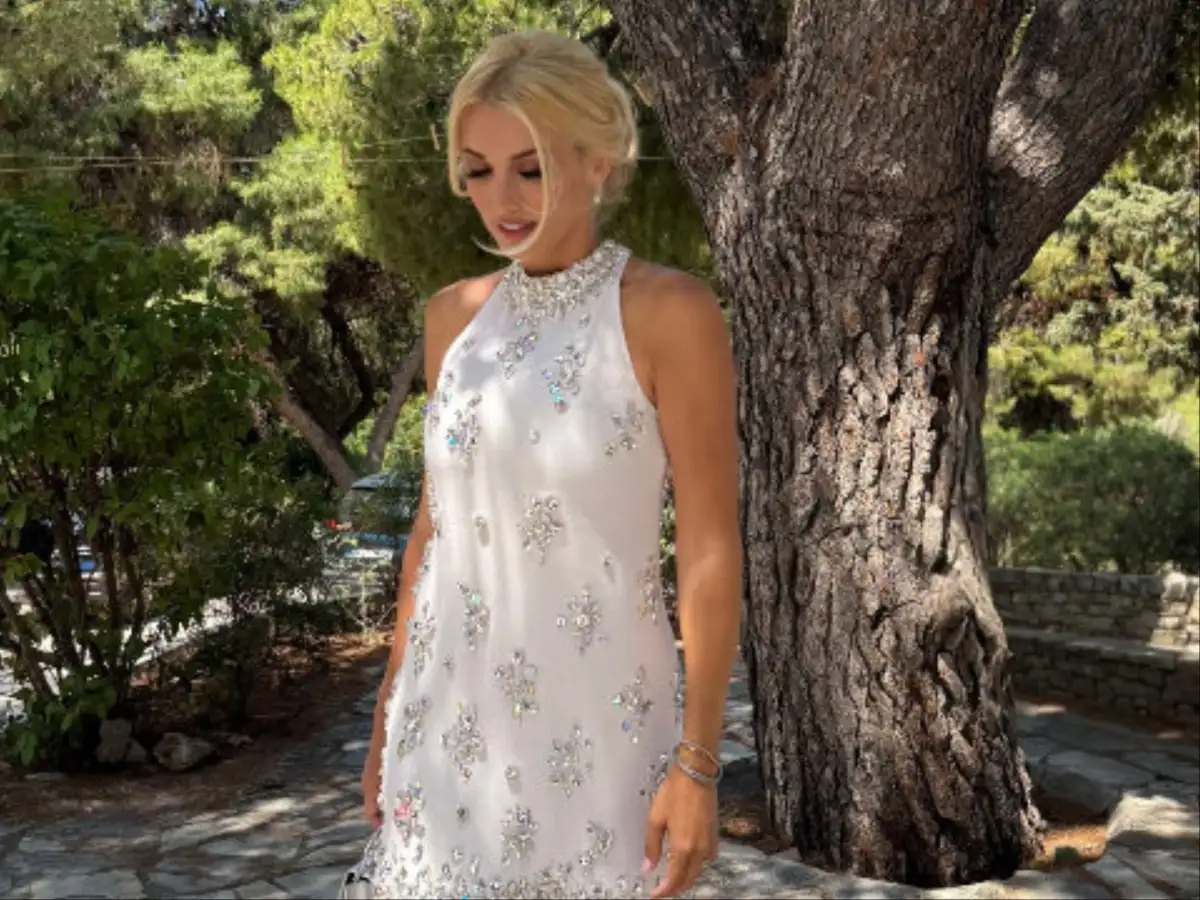 Κωνσταντίνα Σπυροπούλου: Ποζάρει με ροζ μπικίνι και εντυπωσιάζει με τις αναλογίες της – Φωτογραφίες