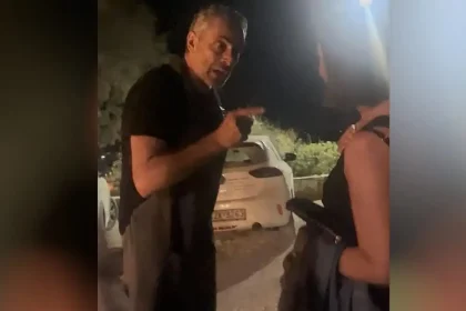 Άγριο επεισόδιο μεταξύ Εβραίων και ιδιοκτήτη ταβέρνας στη Νάξο με αφορμή αυτοκόλλητα υπέρ της Παλαιστίνης – Δείτε βίντεο