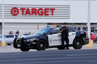 Τρεις νεκροί και ένας τραυματίας σε πυροβολισμούς έξω από κατάστημα στο Τέξας - Συνελήφθη ο δράστης