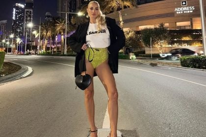 Ιωάννα Τούνη: «Είναι περίεργο να μένεις σε διακοπές στο ίδιο δωμάτιο με τον αδερφικό σου φίλο;»