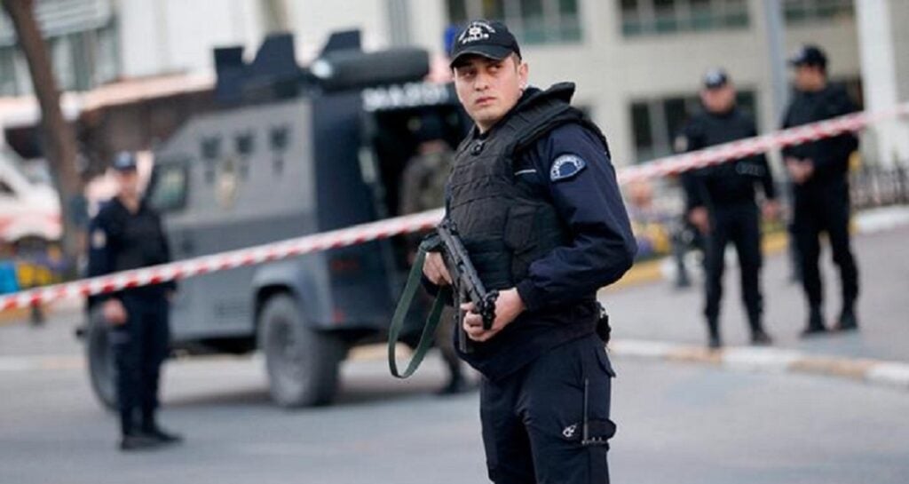 Τουρκία: Μαζικές συλλήψεις σε δήμους της αντιπολίτευσης - Κατηγορίες για πολιτικά κίνητρα