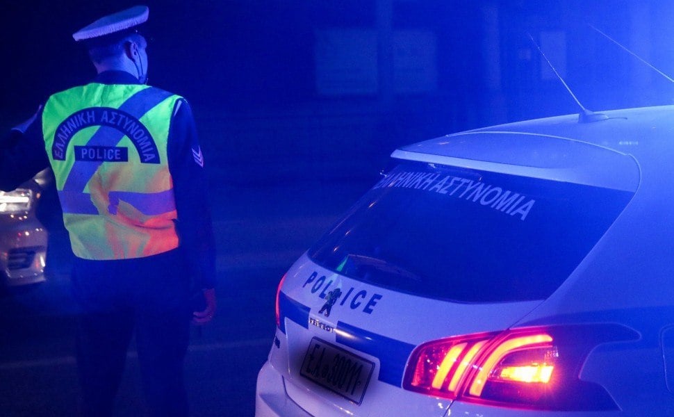 Μεθυσμένος οδηγός έπεσε με τη μηχανή του σε εργαζόμενο καθαριότητας