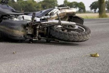 Πάτρα: Δίκυκλο παρέσυρε πεζό και τον ...έστειλε στο νοσοκομείο