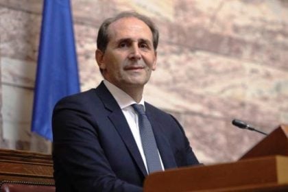 Υπέστη ανακοπή καρδιάς ο Απόστολος Βεσυρόπουλος - Μάχη των γιατρών για να τον επαναφέρουν