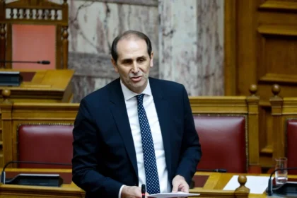 Οι τελευταίες δραματικές στιγμές του βουλευτή Απόστολου Βεσυρόπουλου - Επί μία ώρα γιατρός και διασώστες έκαναν ΚΑΡΠΑ