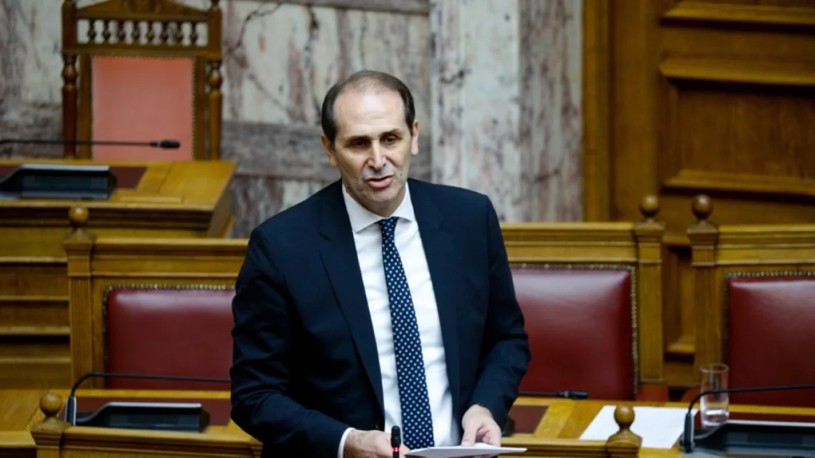 Οι τελευταίες δραματικές στιγμές του βουλευτή Απόστολου Βεσυρόπουλου - Επί μία ώρα γιατρός και διασώστες έκαναν ΚΑΡΠΑ