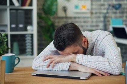 Κακός ύπνος; Δείτε πώς μπορείτε να αντεπεξέλθετε στη διάρκεια της ημέρας
