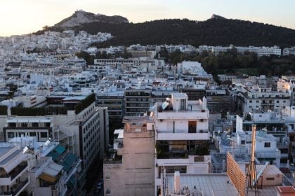 Κοινωνική Αντιπαροχή: Φθηνά σπίτια για ευάλωτα νοικοκυριά