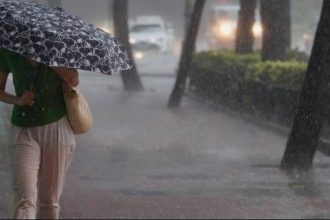 «Διπρόσωπος» ο καιρός τις επόμενες ημέρες: Καταιγίδες, κεραυνοί και χαλάζι το Σάββατο και μετά καύσωνας με 40άρια