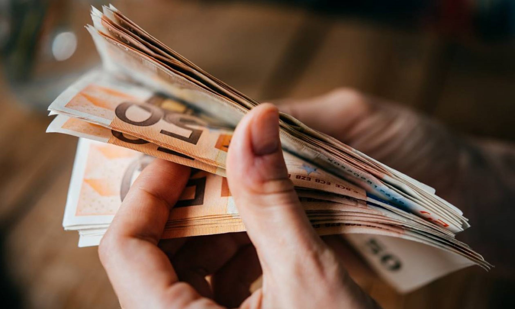 Επίδομα αδείας: Πότε καταβάλλεται από τους εργοδότες και πώς να το υπολογίσετε