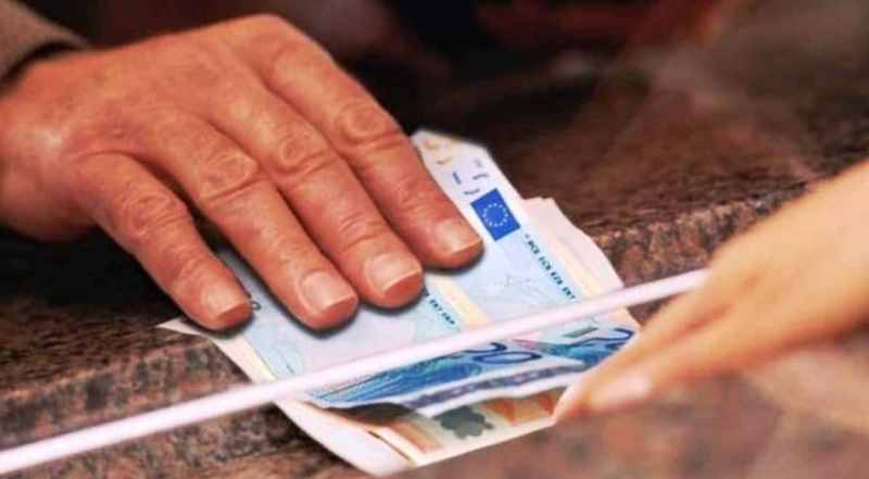 Συντάξεις Σεπτεμβρίου: Πότε καταβάλλονται - Οι ημερομηνίες για όλα τα ταμεία
