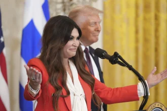 «Καψόνι» των Δημοκρατικών στον Τραμπ μέσω Γκιλφόιλ: «Πάγωσαν» μέχρι τον Σεπτέμβριο την τοποθέτηση της στην πρεσβεία των ΗΠΑ στην Ελλάδα