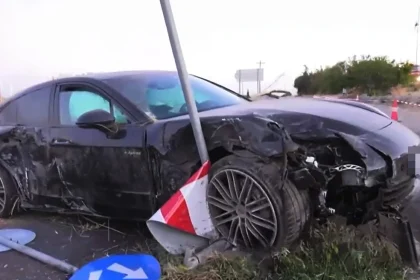 Στη ΜΕΘ νοσηλεύεται η 26χρονη που τραυματίστηκε στο τροχαίο με την Porsche, καλύτερα ο 28χρονος