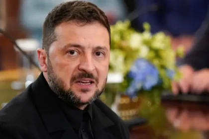 Ζελένσκι: Οι συνομιλίες για τις εγγυήσεις ασφαλείας θα πρέπει να διεξαχθούν σε επίπεδο ηγετών