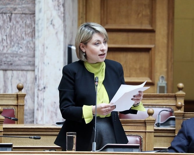 Χρ. Αλεξοπούλου: Ερώτηση για την αξιοποίηση του αιγιαλού της Αχαΐας