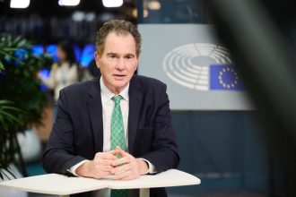 Επιστολή Ν. Παπανδρέου προς Κάλας και Κόστα: Σταματήστε τον πόλεμο και τον λιμό στη Γάζα