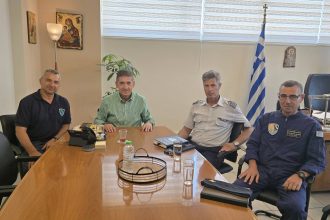 Συνάντηση Αλεξόπουλου με στελέχη της Αεροπορικής Βάσης του Αράξου