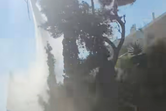 Ατύχημα με ελικόπτερο Erikson στην Πάτρα: Έριξε νερό σε δρόμο πάνω σε διερχόμενα αυτοκίνητα (ΒΙΝΤΕΟ)