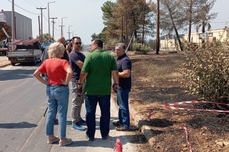 Ο Αλέξης Χαρίτσης στην Αχαΐα και στις πληγείσες περιοχές από την καταστροφική πυρκαγιά