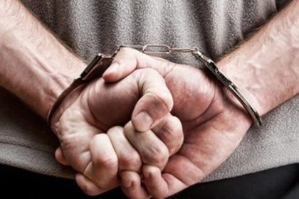 Ηλεία: Πέρασαν χειροπέδες σε ληστή