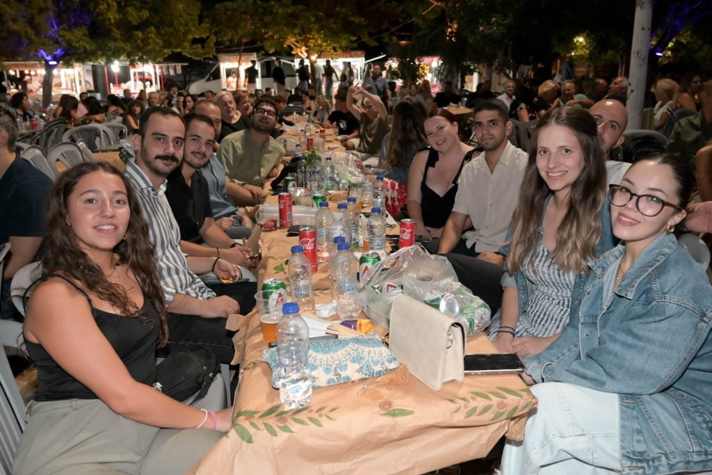 H Πλατεία Αμπελοκήπων πλημμύρισε με κόσμο για τρεις μέρες ΦΩΤΟ