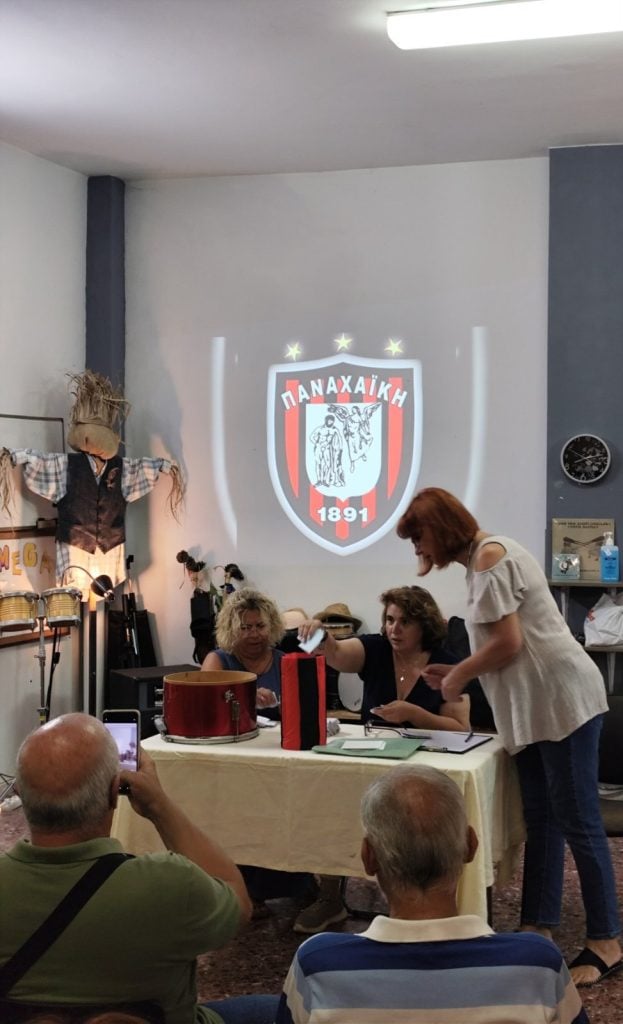 Η Αγυιά στηρίζει την Παναχαϊκή: Η γειτονία που ξαναδίνει ζωή στο ποδόσφαιρο ΦΩΤΟ