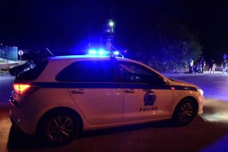 Παραλίγο τραγωδία στην Πύργου-Πατρών: ΙΧ χωρίς φώτα έκανε αναστροφή και προκάλεσε χάος