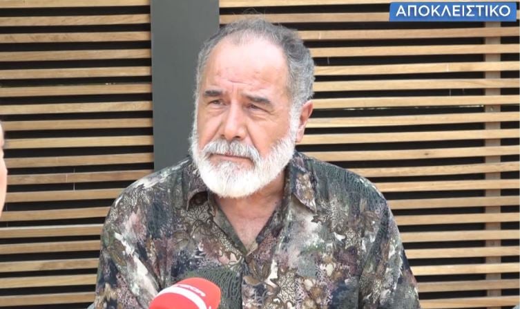 Θοδωρής Κατσαφάδος: «Το κινητό και το κομπολόι είναι ό,τι χειρότερο κατά την διάρκεια παράστασης»