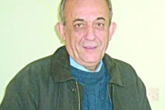 Ο Μαρίνος Σκανδάμης αποχαιρετά τον Αριστείδη Παντελή