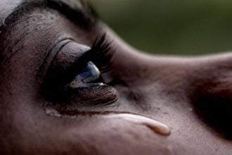 Μπορεί τα δάκρυα να κρατούν το «κλειδί» για την έγκαιρη ανίχνευση των όγκων του εγκεφάλου;