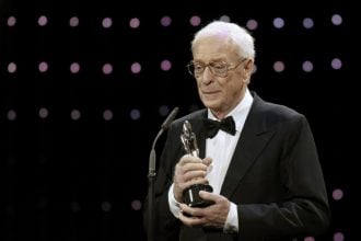 Μάικλ Κέιν: Ακάθεκτος στα 92 του ετοιμάζεται να πρωταγωνιστήσει στη νέα ταινία του φίλου του Βιν Ντίζελ