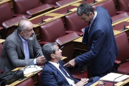Ανδρέας Λοβέρδος: Το παρασκήνιο της προσχώρησης στη ΝΔ και οι αντιδράσεις