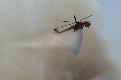 Φωτιά στην Κεφαλονιά – Εκκενώνονται 3 οικισμοί