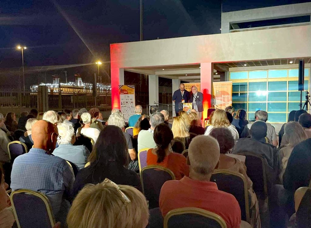 Με ιδιαίτερη επιτυχία συνεχίζεται το 8ο Διεθνές Φεστιβάλ Ποίησης Πάτρας ΦΩΤΟ