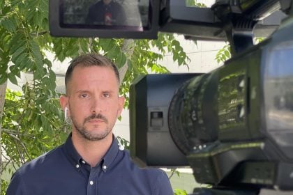 Ο δημοσιογράφος Ιάσονας Τσόλης πάει στο Mega
