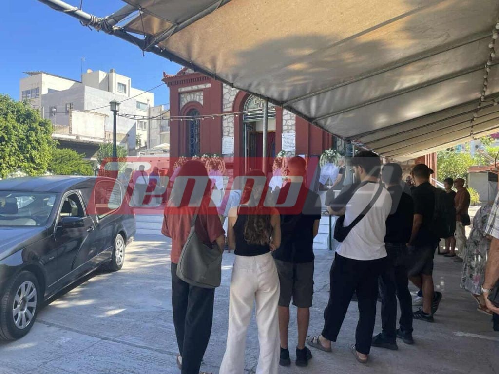 Πάτρα: Θλίψη στην κηδεία της Τιτίκας Βασιλοπούλου που έγινε "ασπίδα" για να σώσει το 7χρονο κοριτσάκι ΦΩΤΟ