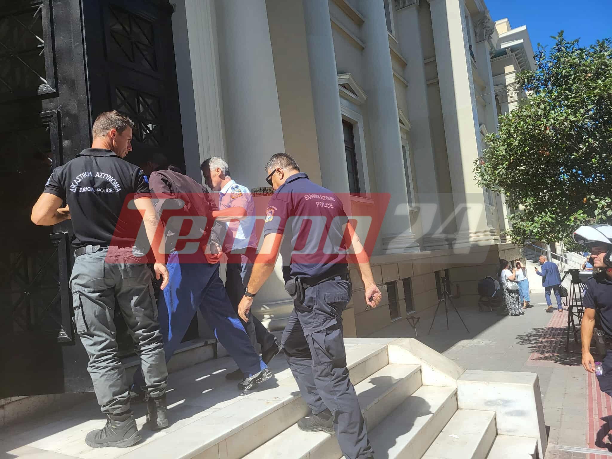 Πάτρα: Στον ανακριτή ο οδηγός της μοτοσικλέτας που σκότωσε την 86χρονη - Πήρε προθεσμία για να απολογηθεί (ΦΩΤΟ-ΒΙΝΤΕΟ)