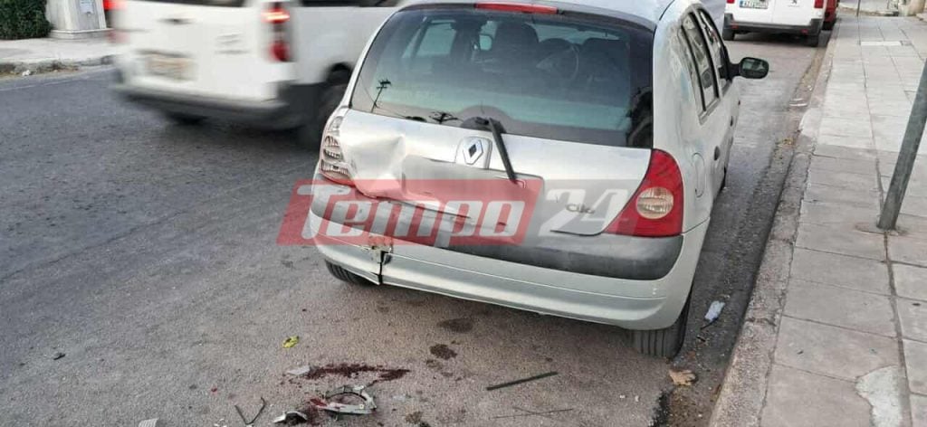 Πάτρα: "Καρφώθηκε" με το δίκυκλο σε σταθμευμένο ΙΧ - Στο νοσοκομείο ο οδηγός (ΦΩΤΟ)