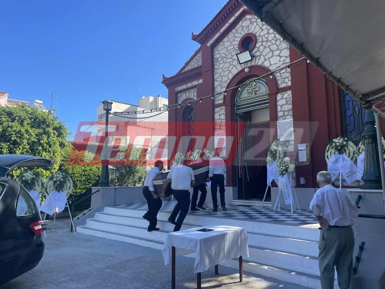 Πάτρα: Θλίψη στην κηδεία της Τιτίκας Βασιλοπούλου που έγινε "ασπίδα" για να σώσει το 7χρονο κοριτσάκι ΦΩΤΟ