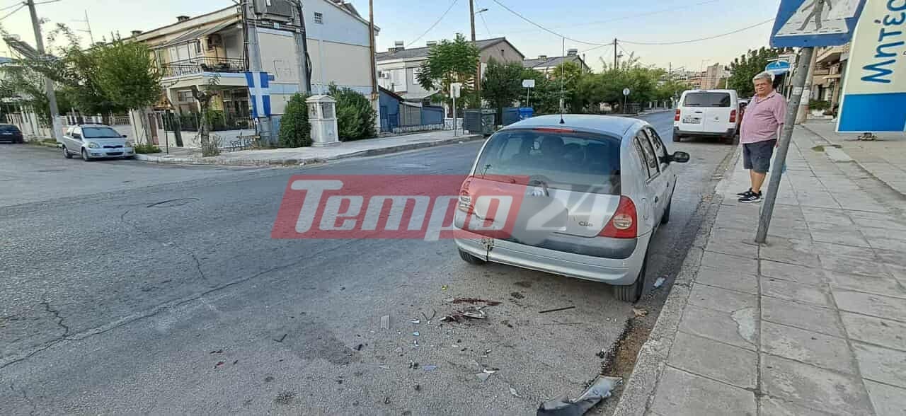 Πάτρα: "Καρφώθηκε" με το δίκυκλο σε σταθμευμένο ΙΧ - Στο νοσοκομείο ο οδηγός (ΦΩΤΟ)