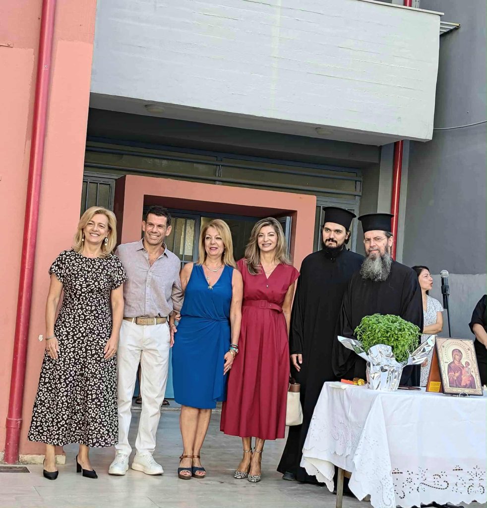 Πρώτο κουδούνι της νέας σχολικής χρονιάς στην Πάτρα - Η Δημοτική Αρχή στα σχολεία, το μήνυμα Πελετίδη (ΦΩΤΟ)