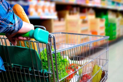 Πρόστιμο 2,2 εκατ. ευρώ σε Σκλαβενίτη και Lidl από το υπουργείο Ανάπτυξης