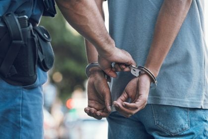 Αφεντικό και εργαζόμενος επιτέθηκαν σε αλλοδαπό υπάλληλο