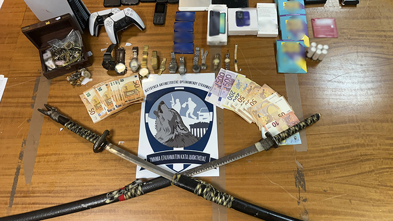 Εξαρθρώθηκε σπείρα που διέπραττε κλοπές και απάτες σε οικίες ηλικιωμένων