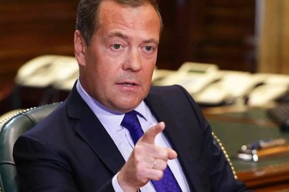 Μόσχα: Ο Μεντβέντεφ προειδοποιεί την Ευρώπη για τον κίνδυνο ενός πυρηνικού πολέμου