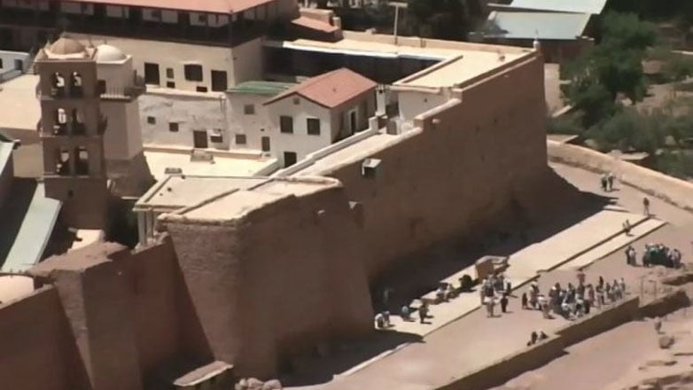 Παρέμβαση του Αρχιεπισκόπου Κύπρου στη διαμάχη στη Μονή Σινά