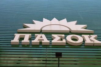 ΠΑΣΟΚ: Η Ελλάδα δεν αντέχει άλλο πισωγύρισμα - Ο Μητσοτάκης εκπροσωπεί ένα αμετανόητο σύστημα εξουσίας