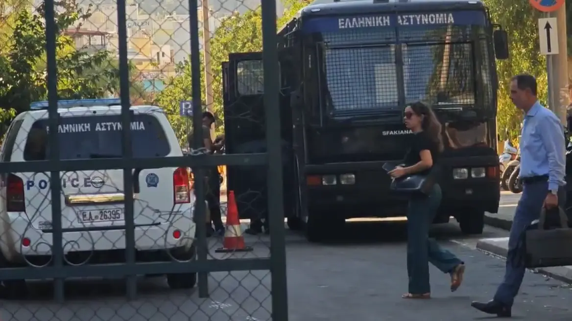 Ποινική δίωξη στον διευθυντή της καρδιολογικής του «Ιπποκράτειου» που συνελήφθη για φακελάκι